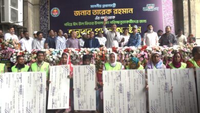 ডিএসসিসিতে ঈদ অনুদান বিতরণ: পরিচ্ছন্নতাকর্মী ও ইমাম-মুয়াজ্জিনদের মাঝে কোটি টাকার সহায়তা