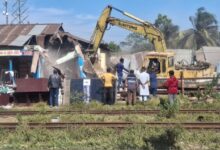 ফেনী রেলস্টেশনে উচ্ছেদ অভিযান: অবৈধ স্থাপনা গুঁড়িয়ে, ক্ষোভে ফুঁসছেন ক্ষতিগ্রস্তরা