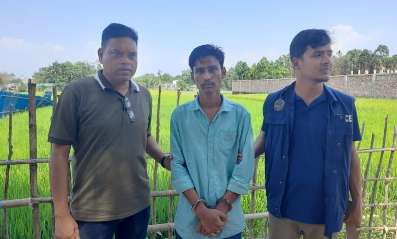 কক্সবাজারে মায়ের পরকীয়া প্রেমিককে পিটিয়ে হত্যা, ছেলে গ্রেপ্তার কক্সবাজারে মায়ের পরকীয়া প্রেমিককে পিটিয়ে হত্যা, ছেলে গ্রেপ্তার