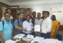 জাতীয় গণমাধ্যম সপ্তাহের রাষ্ট্রীয় স্বীকৃতির দাবিতে প্রধানমন্ত্রীর কাছে স্মারকলিপি