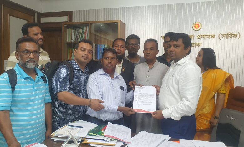 জাতীয় গণমাধ্যম সপ্তাহের রাষ্ট্রীয় স্বীকৃতির দাবিতে প্রধানমন্ত্রীর কাছে স্মারকলিপি জাতীয় গণমাধ্যম সপ্তাহের রাষ্ট্রীয় স্বীকৃতির দাবিতে প্রধানমন্ত্রীর কাছে স্মারকলিপি