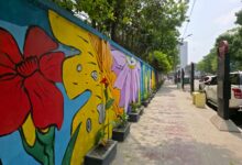 ঢামেকের সামনে ফুটপাতে ফিরল নান্দনিকতা, ফুল ও গ্রাফিতিতে সাজালো ডিএসসিসি