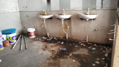 ফেনী জজ আদালতে জরাজীর্ণ টয়লেট, বিচারপ্রার্থীদের চরম ভোগান্তি