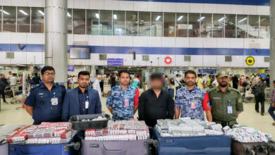 ঢাকা বিমানবন্দরে মালয়েশিয়া পাচারের সময় ১২০ কেজি ওষুধ আটক ঢাকা বিমানবন্দরে মালয়েশিয়া পাচারের সময় ১২০ কেজি ওষুধ আটক