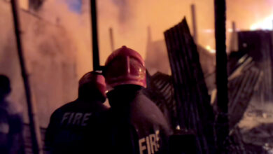 উত্তরার দিয়াবাড়িতে বস্তিতে আগুন, পুড়েছে অন্তত ২৫টি ঘর