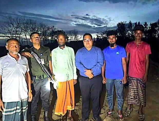 নিষেধাজ্ঞা অমান্য করে রাতে বালু পরিবহন, সোনাগাজীর সাহেবের ঘাটে ভ্রাম্যমাণ আদালতের অভিযান