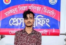ফেনীতে যৌথ অভিযানে ৫০০ গ্রাম গাঁজাসহ যুবক আটক