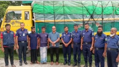 মদনে ২০ মেট্রিক টন সরকারি চাল জব্দ, থানায় অভিযোগ মদনে ২০ মেট্রিক টন সরকারি চাল জব্দ, থানায় অভিযোগ