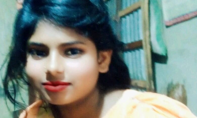 নওগাঁর মহাদেবপুরে যৌতুকের দাবিতে গৃহবধূকে পিটিয়ে হত্যার অভিযোগ নওগাঁর মহাদেবপুরে যৌতুকের দাবিতে গৃহবধূকে পিটিয়ে হত্যার অভিযোগ